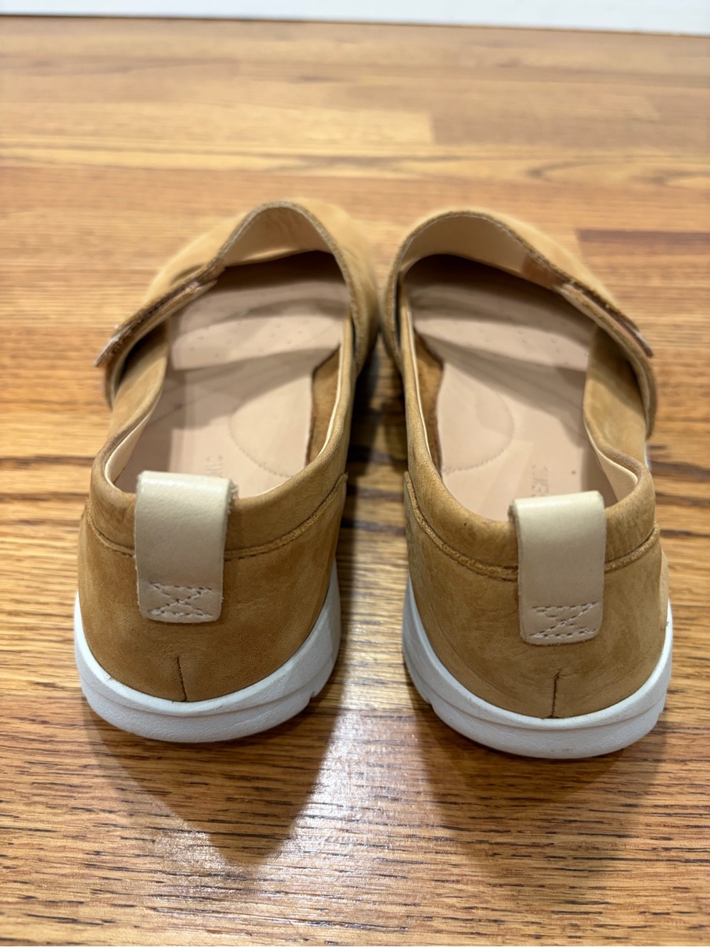 Clarks Trigenic Tan Mary Jane Slip-On Flats Walking Shoes Arch Support (7) - Picture 6 of 8